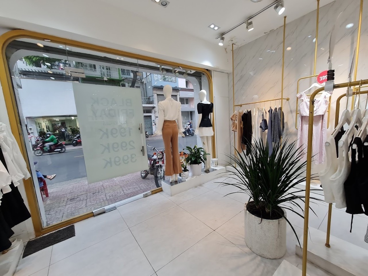 Cho thuê nguyên căn mặt tiền Lê Văn Sỹ, Phường 11, Quận Phú Nhuận